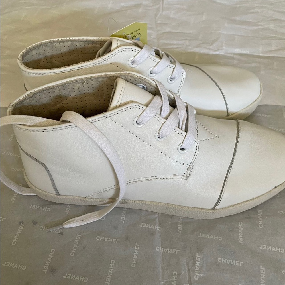 Toms leather sneaker